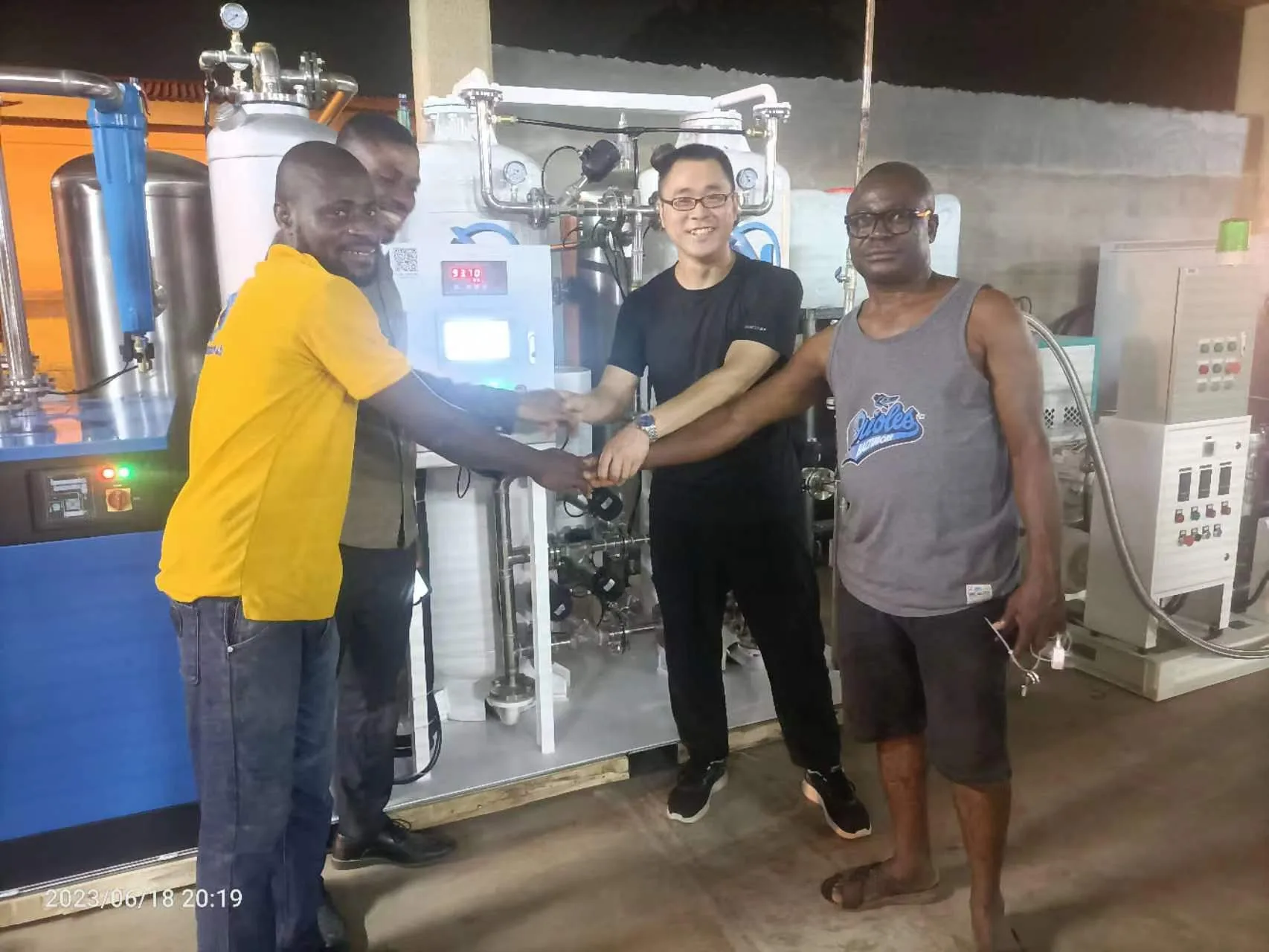 Venezuela hospital oxygen system handover with local team